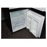 Whirlpool 3.1cu ft Refrigerator