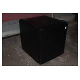 Kenmore 1.7cu ft Refrigerator