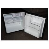 Kenmore 1.7cu ft Refrigerator