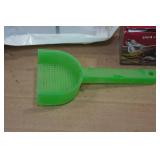 Tank Light with 6 Replacement Bulbs and Décor