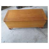 Vintage Wood Storage chest with sma...