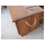Vintage Wood Lidded storage chest w...