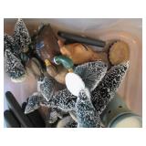 Covered tote containing porcelain d...