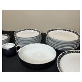 Mikasa Pivotal Onyx Dinnerware Set