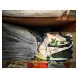 Lot of Assorted Linens, Towels, and Bedding SZ Full/Queen