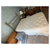 Sleep Number i8 Innovation Series Mattress with Brass Bed Frame