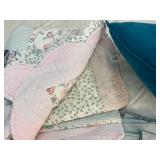 Assorted Bed Linens and Pillows Lot SZ Full/Queen