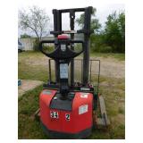 2004 Electric RAS25 Raymond Walkie Stacker