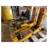 3 Hydraulic Jacks