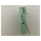 Vintage Studebaker Transistor AM/FM Radio and Burl Oak Metric Barometer in Norwegian.