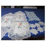 Linens: Runners & Doilies