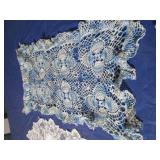 Linens: Runners & Doilies