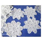 Linens: Runners & Doilies