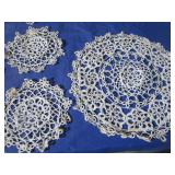 Linens: Runners & Doilies