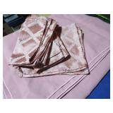 Tablecloths & Fabric