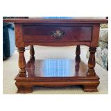 Gorgeous Ethan Allen Heirloom Nutmeg Maple Colonial Early American Square Accent End Table