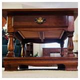 Gorgeous Ethan Allen Heirloom Nutmeg Maple Colonial Early American Square Accent End Table
