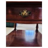 Gorgeous Ethan Allen Heirloom Nutmeg Maple Colonial Early American Square Accent End Table