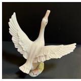 Duck Running Figurine by Lladro