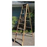 Rid-Jid 7 1/2 Foot Wooden Ladder