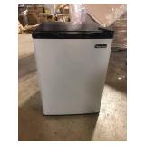 Magic Chef 2.6 cu. ft. Mini Fridge in Stainless Look   Customer Returns See Pictures