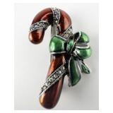 Wreath With Spinning Snowflake Gold Plated Base Metal Brooch .