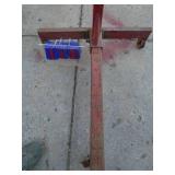 Sun International heavy duty engine stand. Good used condition. As shown.
