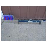 Engine positioner with no chains. Good used condition. As shown.