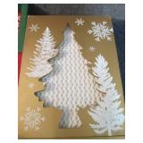 6 Holiday Décor Items...