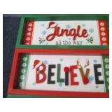 6 Holiday Décor Items...