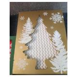 6 Holiday Décor Items...