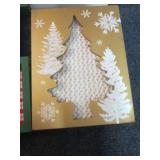 6 Holiday Décor Items...