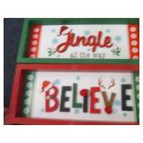 6 Holiday Décor Items...