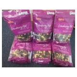 6- 7 oz HyVee Cranberry Nut Trail M...