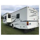 2005 Damon Challenger 33ft Motorhome