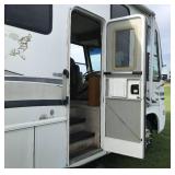2005 Damon Challenger 33ft Motorhome