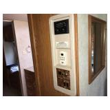 2005 Damon Challenger 33ft Motorhome