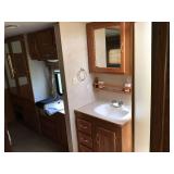 2005 Damon Challenger 33ft Motorhome