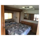 2005 Damon Challenger 33ft Motorhome