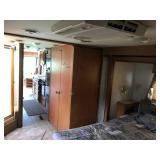 2005 Damon Challenger 33ft Motorhome