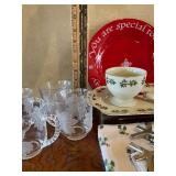 Holiday Entertaining Lot with Miniature Napcoware Santa and Mrs. Claus