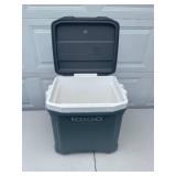 Igloo MaxCold Cooler with Wheels and Telescopic Handle