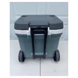 Igloo MaxCold Cooler with Wheels and Telescopic Handle