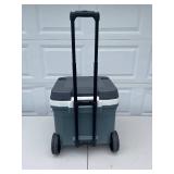 Igloo MaxCold Cooler with Wheels and Telescopic Handle