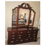 Georgian Pennsylvania House Bedroom Cherry Eight Drawer Tri-Mirror Dresser