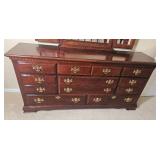 Georgian Pennsylvania House Bedroom Cherry Eight Drawer Tri-Mirror Dresser