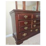 Georgian Pennsylvania House Bedroom Cherry Eight Drawer Tri-Mirror Dresser