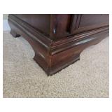 Georgian Pennsylvania House Bedroom Cherry Eight Drawer Tri-Mirror Dresser