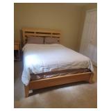 Contemporary Blonde Full Size Bed Set