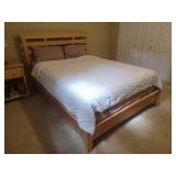 Contemporary Blonde Full Size Bed Set